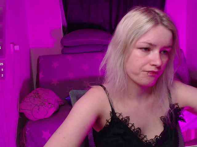 CherryNight666 webcam