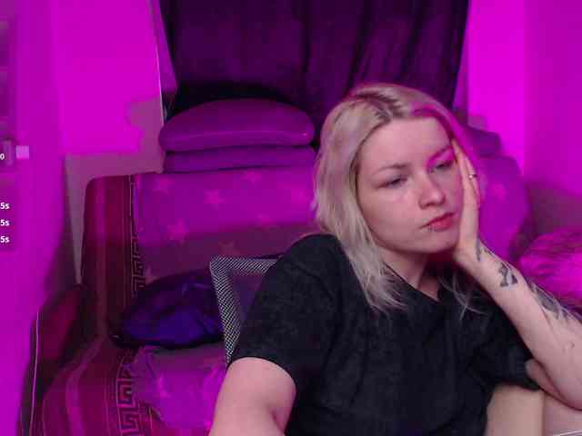 CherryNight666 webcam