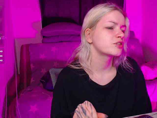 CherryNight666 webcam