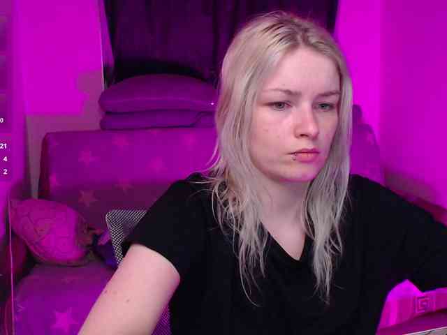 CherryNight666 webcam