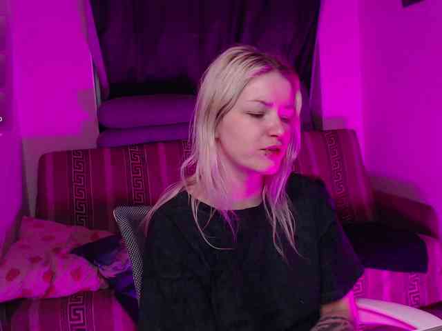CherryNight666 webcam