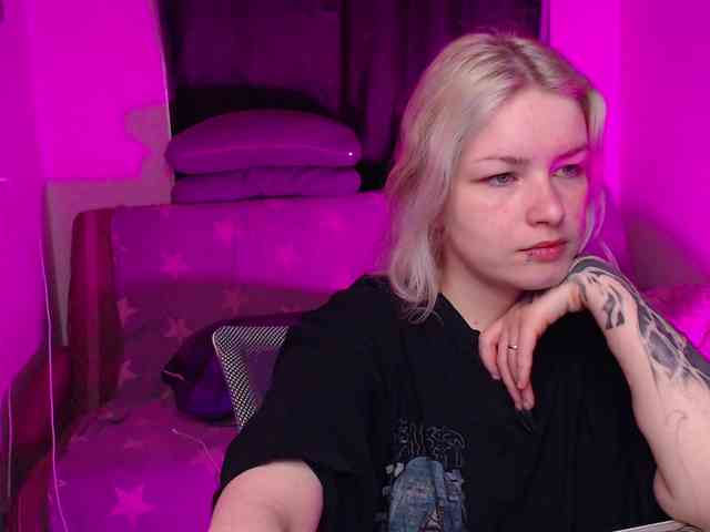 CherryNight666 webcam