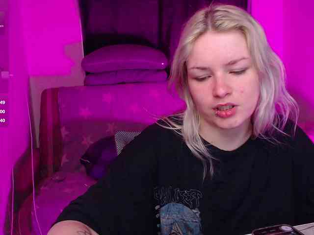 CherryNight666 webcam