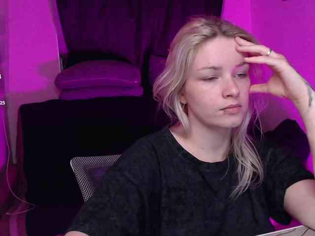 CherryNight666 webcam