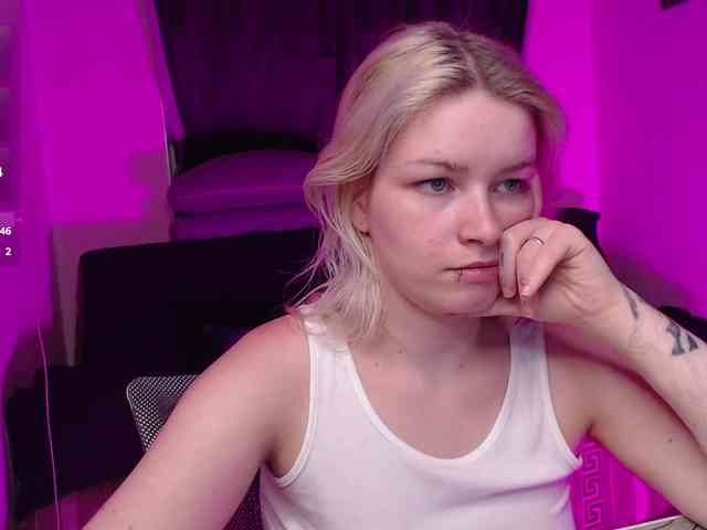 CherryNight666 webcam
