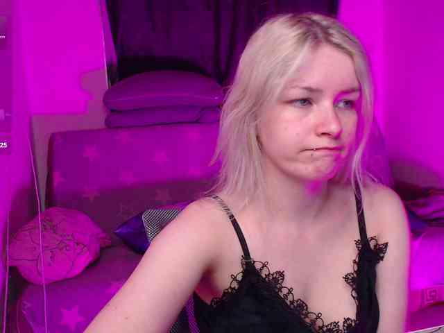 CherryNight666 webcam