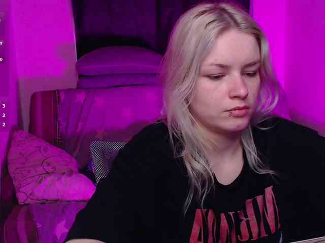 CherryNight666 webcam