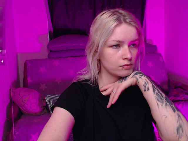 CherryNight666 webcam