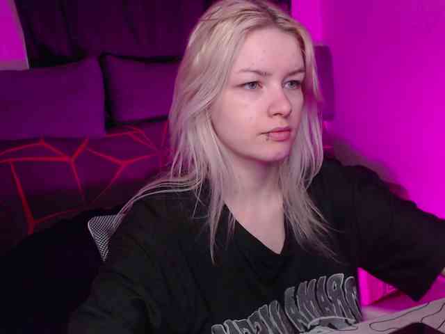 CherryNight666 webcam