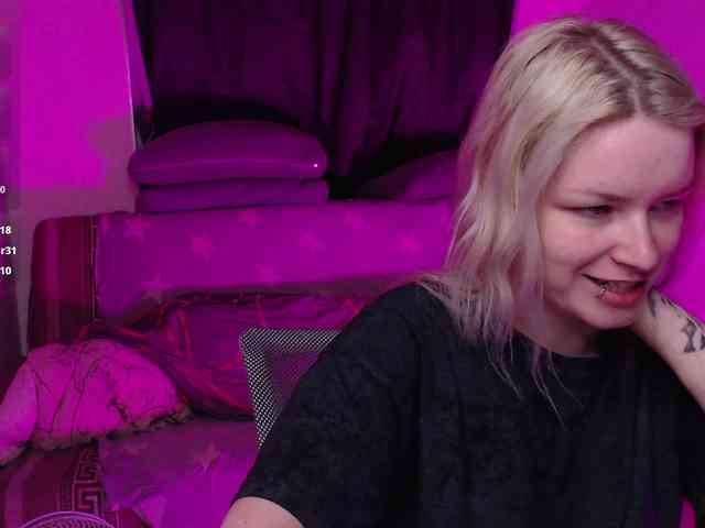 CherryNight666 webcam