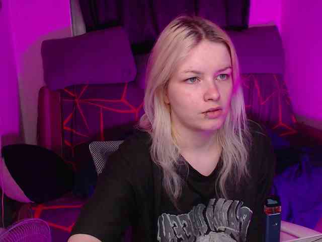 CherryNight666 webcam