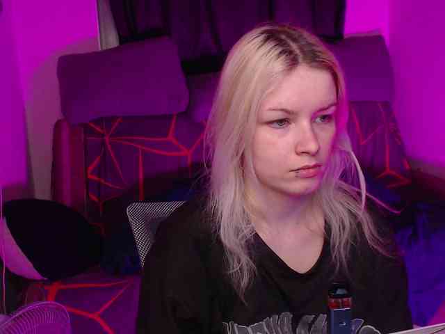 CherryNight666 webcam