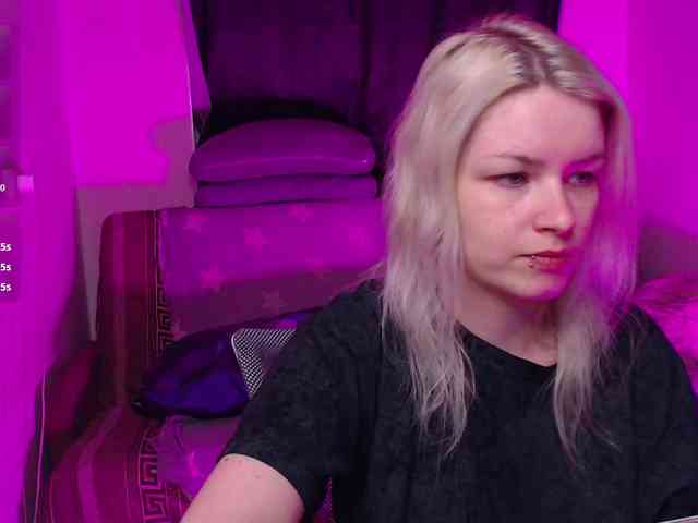 CherryNight666 webcam
