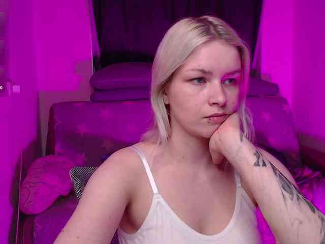 CherryNight666 webcam