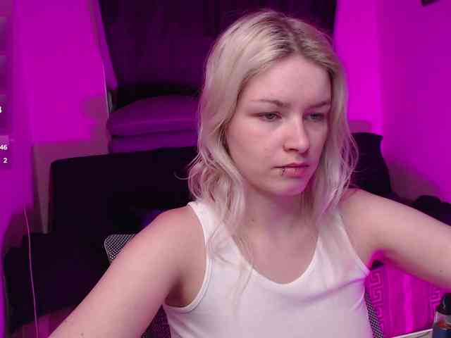 CherryNight666 webcam