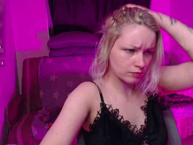CherryNight666 webcam