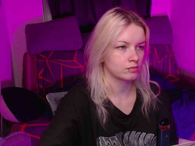 CherryNight666 webcam