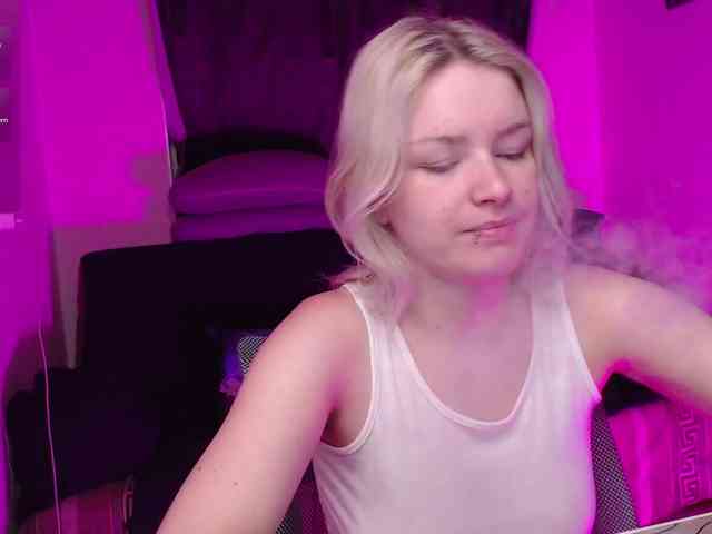 CherryNight666 webcam