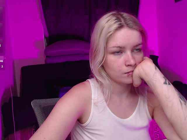CherryNight666 webcam