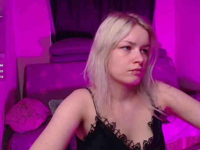 CherryNight666 webcam