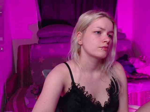 CherryNight666 webcam