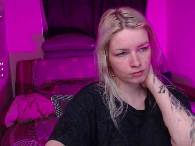 CherryNight666 webcam