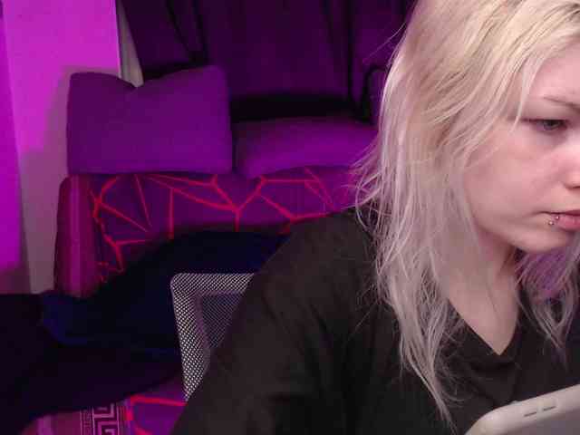 CherryNight666 webcam