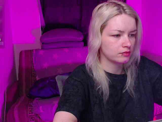 CherryNight666 webcam