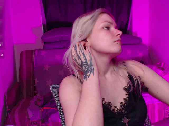 CherryNight666 webcam
