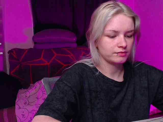 CherryNight666 webcam