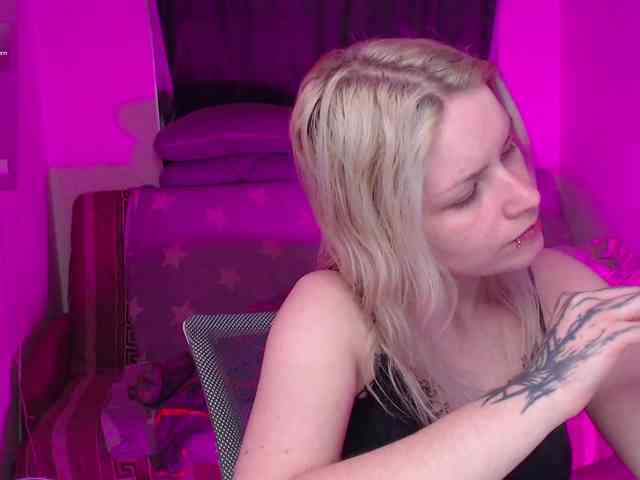 CherryNight666 webcam