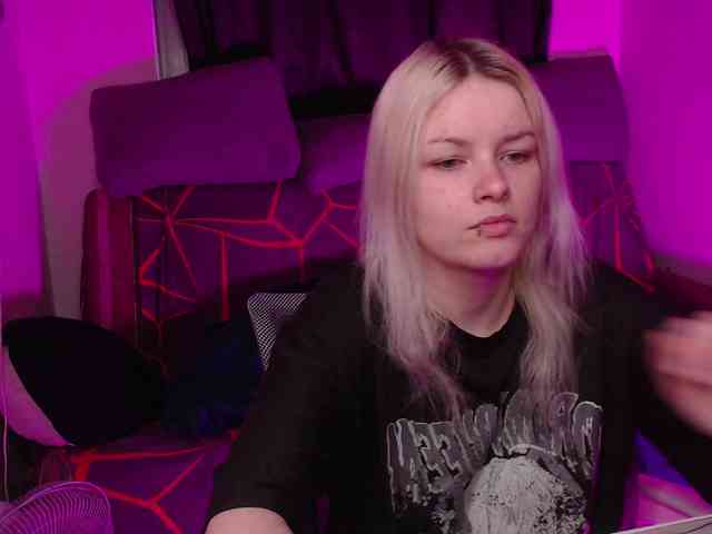 CherryNight666 webcam