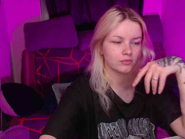 CherryNight666 webcam