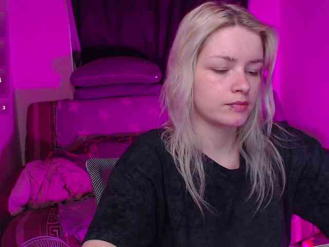 CherryNight666 webcam