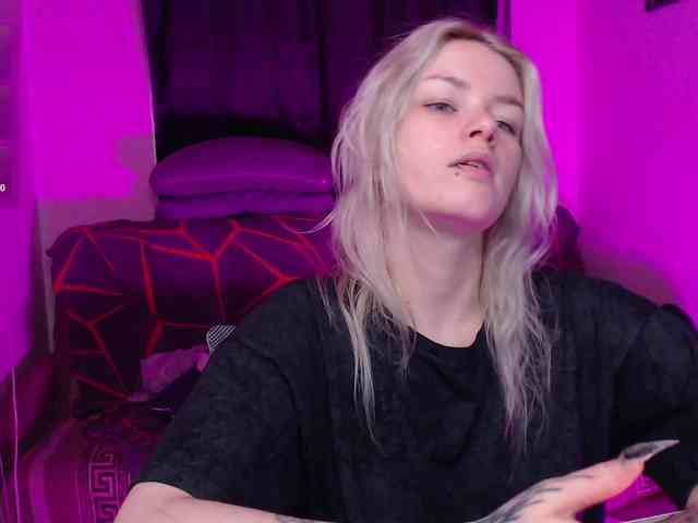 CherryNight666 webcam