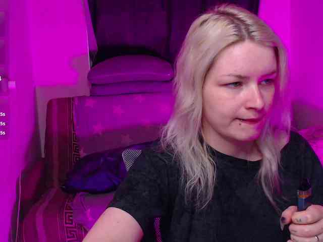 CherryNight666 webcam
