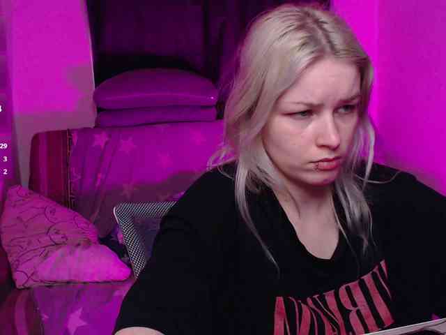 CherryNight666 webcam