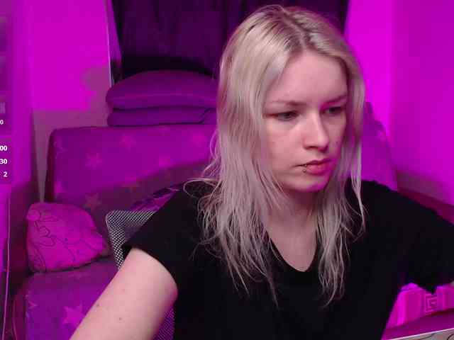 CherryNight666 webcam
