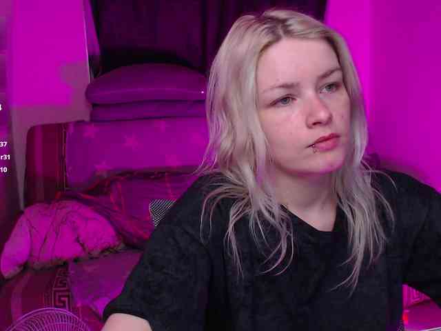CherryNight666 webcam