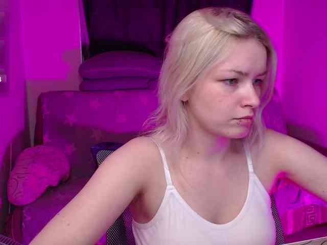 CherryNight666 webcam