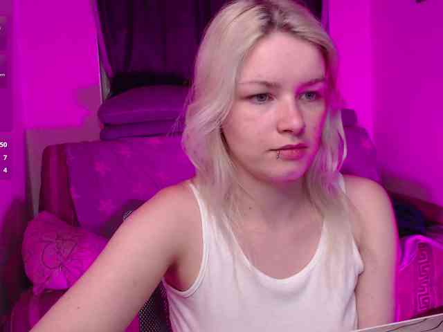 CherryNight666 webcam