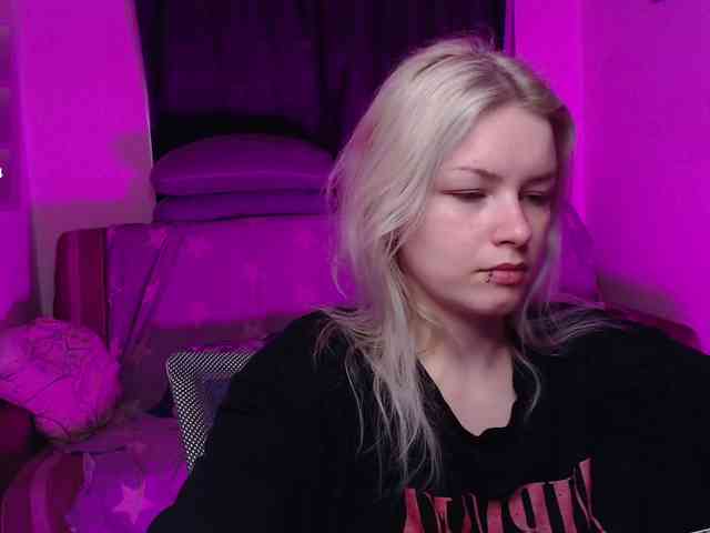 CherryNight666 webcam