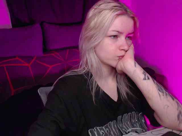 CherryNight666 webcam