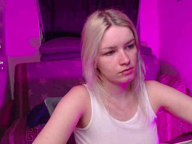 CherryNight666 webcam