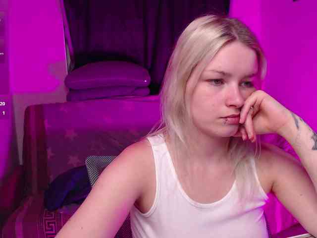 CherryNight666 webcam