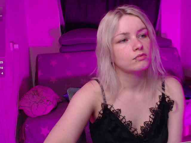 CherryNight666 webcam