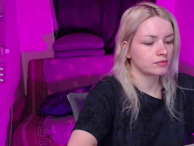 CherryNight666 webcam