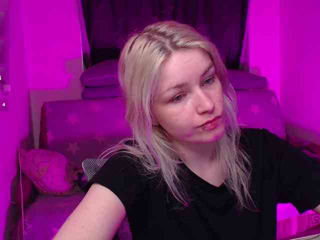 CherryNight666 webcam