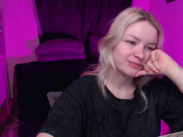 CherryNight666 webcam