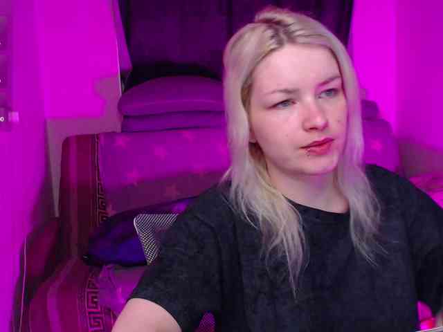 CherryNight666 webcam